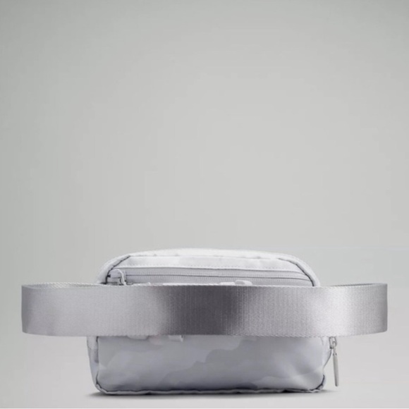 Lululemon Belt Bags x4 🍋 - Picture 5 of 12
